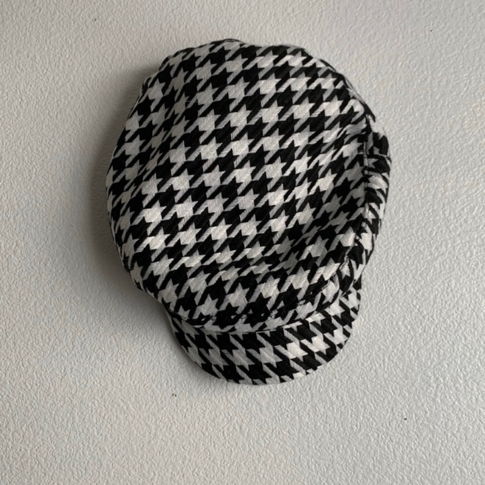 Unisex Black and white houndstooth hat *new*